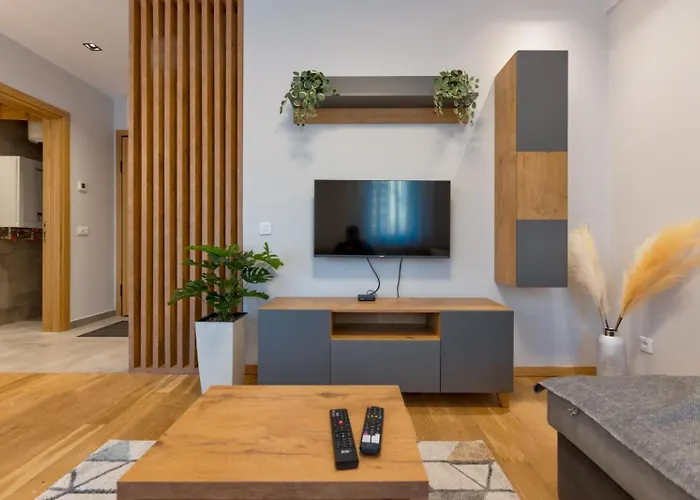 Kalman-srebrna Pahulja Centar-garazno Mesto * Zlatibor